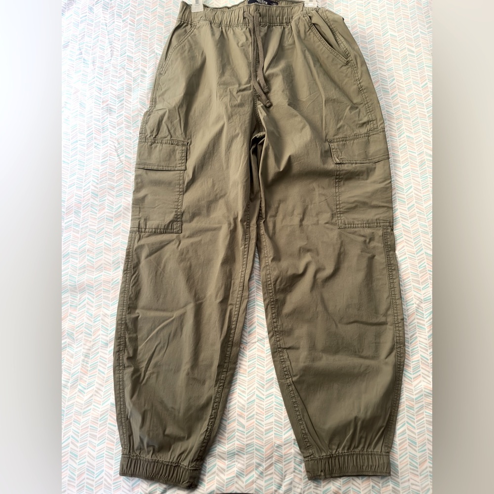Hollister Ultra High-Rise Baggy Poplin Cargo Joggers